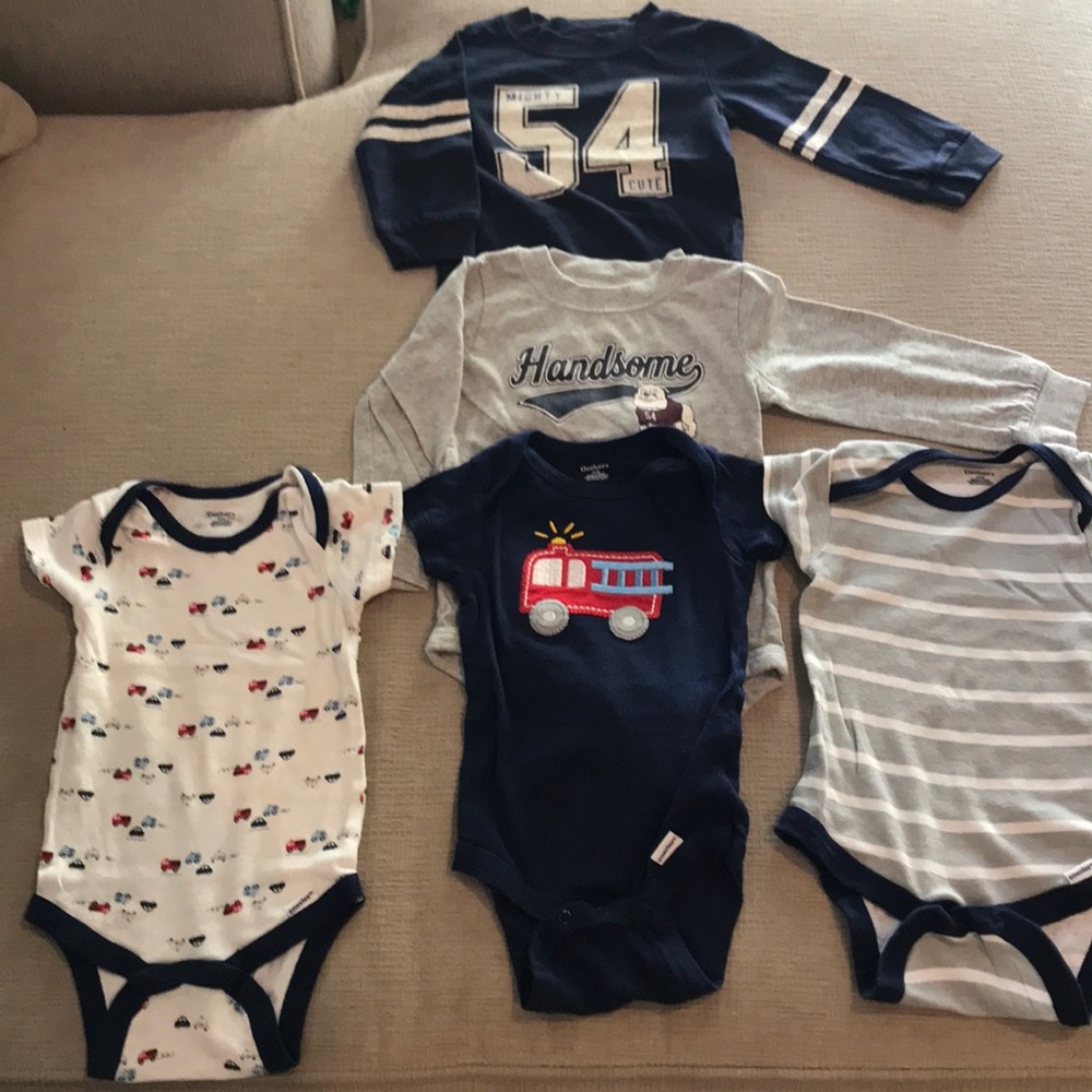 5pc Long & Short Sleeve Onesies Carter’s & Gerber